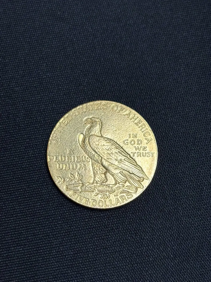 Pièce de 5 dollars or américaine, revers à l'aigle